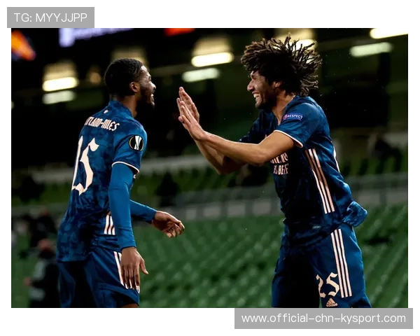 利物浦球迷创纪录上座率，安菲尔德沸腾，利物浦allez